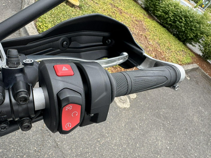 2025 Triumph Scrambler 1200 XE - SAPPHIRE BLACK