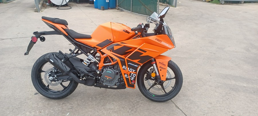 2023 KTM RC 390