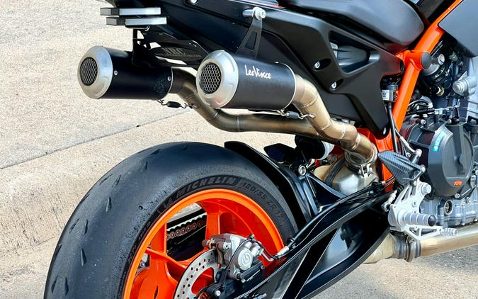 2023 KTM 890 Duke R