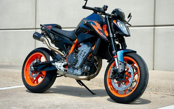 2023 KTM 890 Duke R