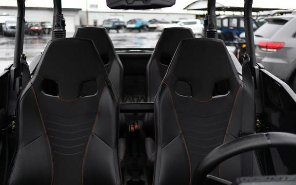 2026 Can-Am® Commander MAX XT 700