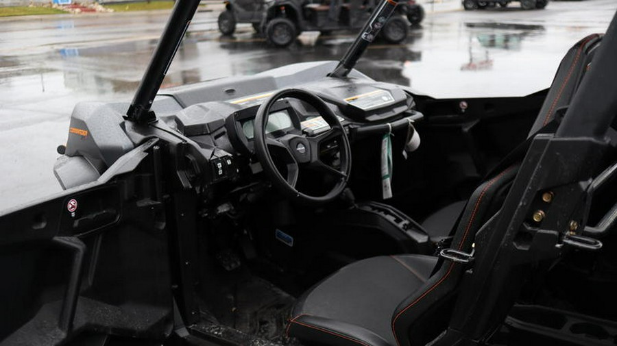 2026 Can-Am® Commander MAX XT 700