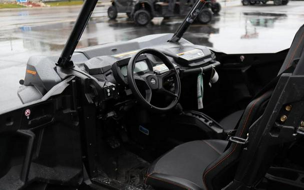 2026 Can-Am® Commander MAX XT 700