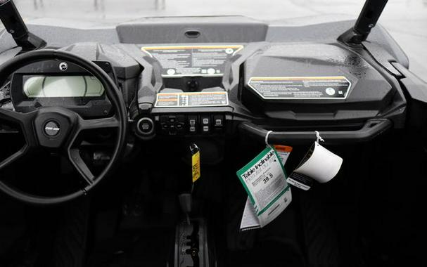 2026 Can-Am® Commander MAX XT 700