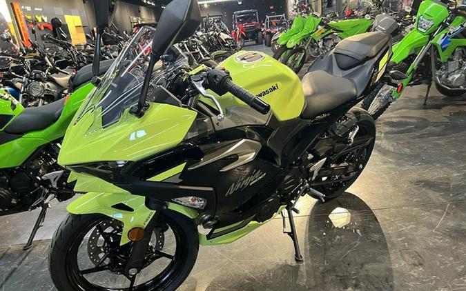2026 Kawasaki Ninja 500 ABS Metallic Yellowish GreenEbony