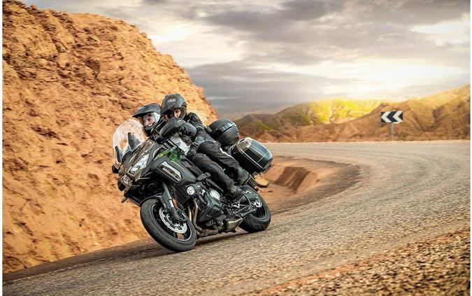 2023 Kawasaki Versys® 1000 SE LT+