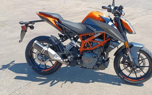 2023 KTM Duke 390