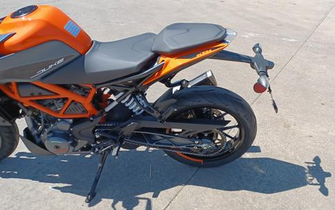 2023 KTM Duke 390