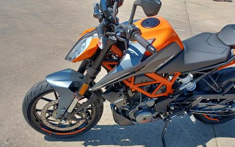 2023 KTM Duke 390