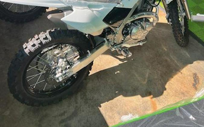 2026 Kawasaki KLX 140R L