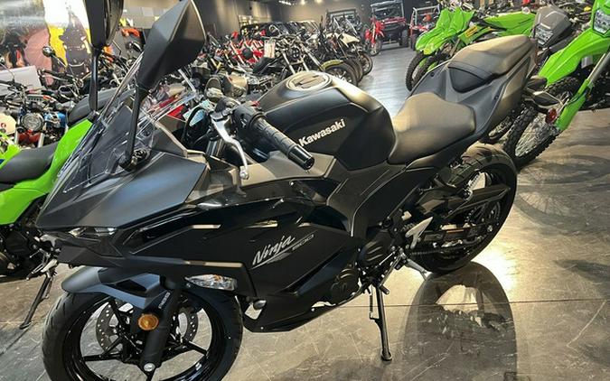 2026 Kawasaki Ninja 500 ABS Metallic Flat Spark Black