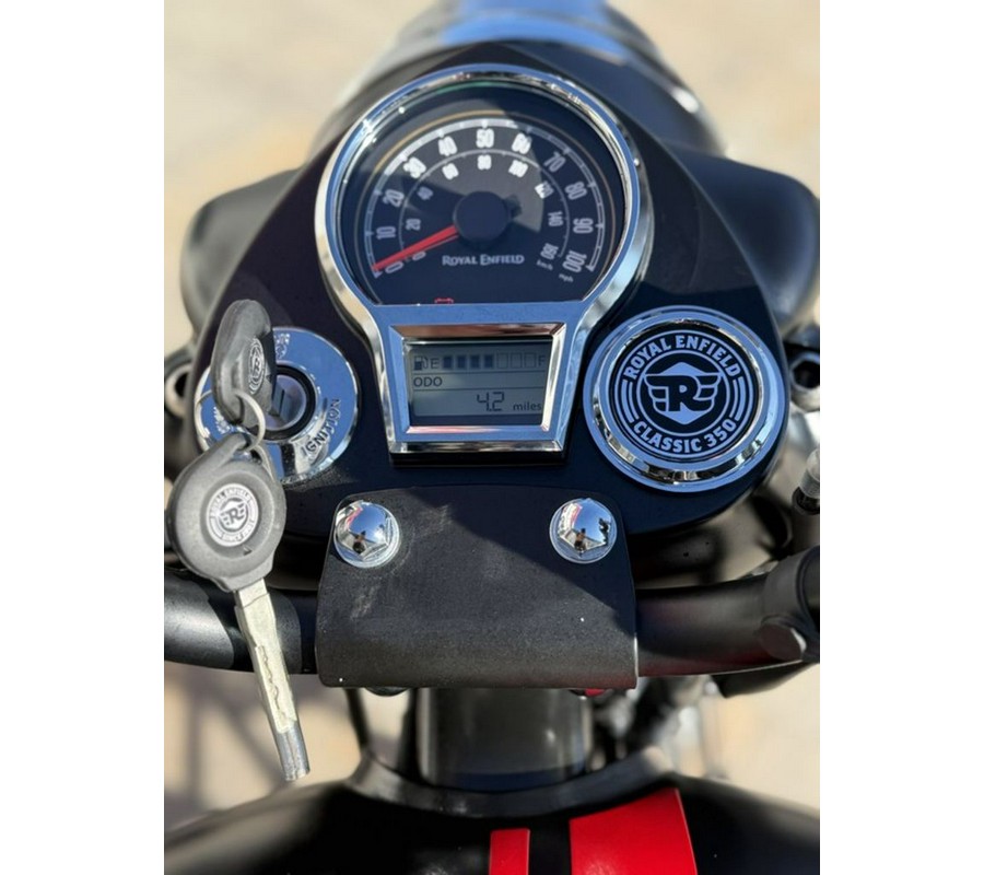 2024 Royal Enfield Classic 350 Halcyon Black