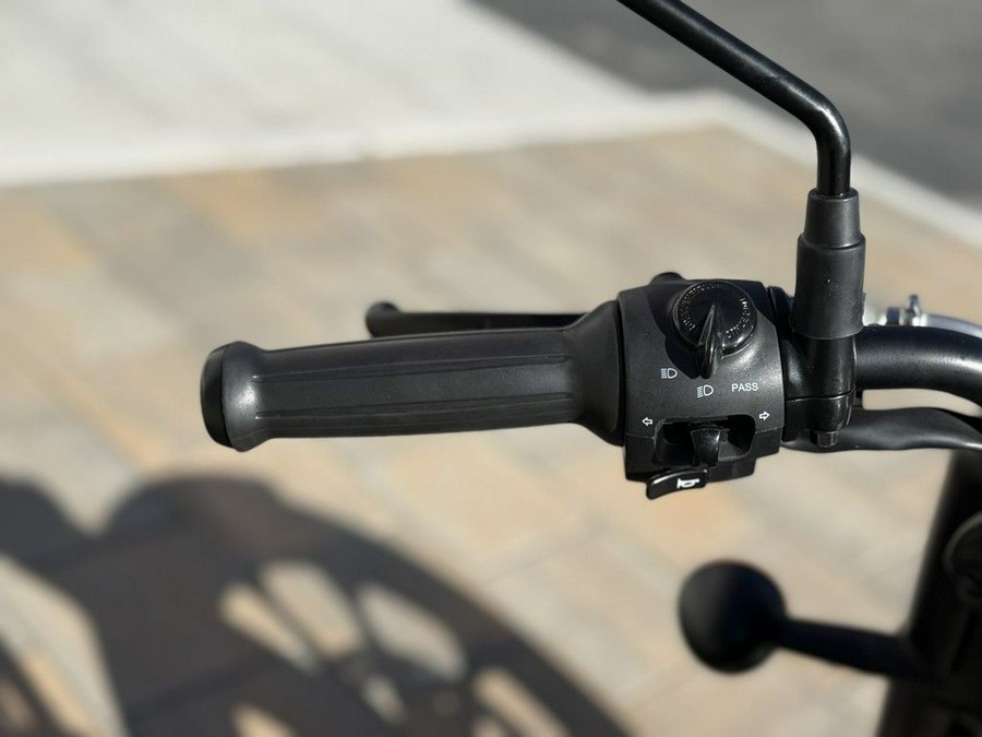 2024 Royal Enfield Classic 350 Halcyon Black