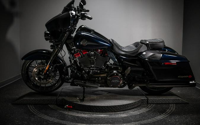 2022 CVO™ Street Glide® (FLHXSE)
