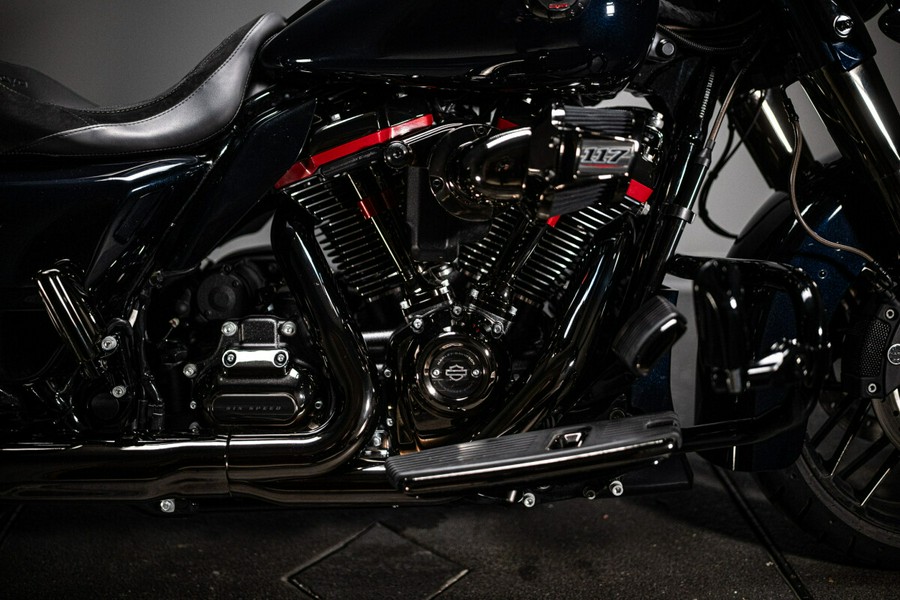 2022 CVO™ Street Glide® (FLHXSE)