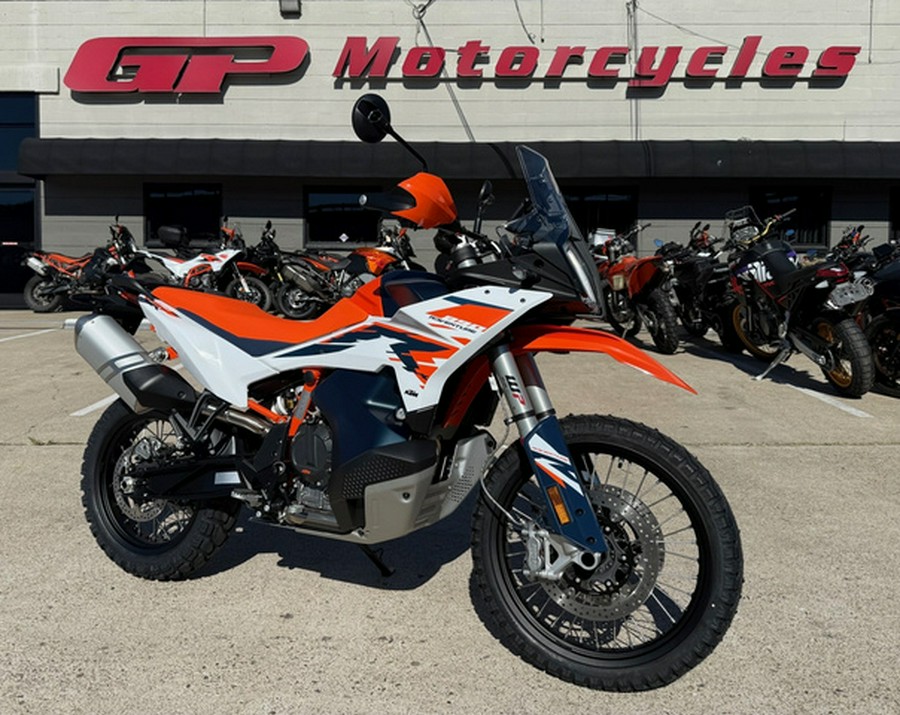 2025 KTM Adventure 890 R