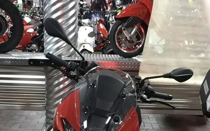 2023 Moto Guzzi V100 Mandello