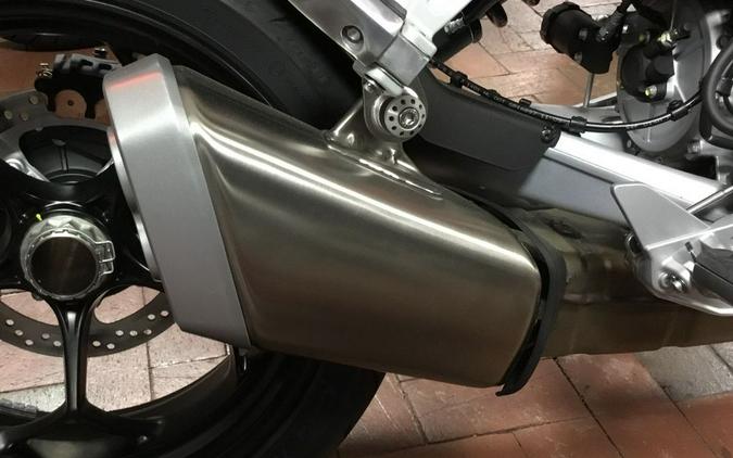 2023 Moto Guzzi V100 Mandello