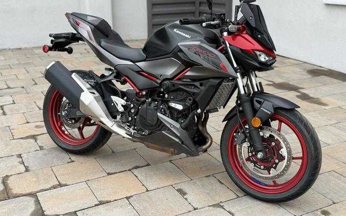2025 Kawasaki Z500 SE ABS