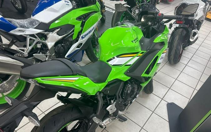 2025 Kawasaki NINJA 650 ABS LIME GREEN/EBONY/PEARL BLIZZARD WHIT