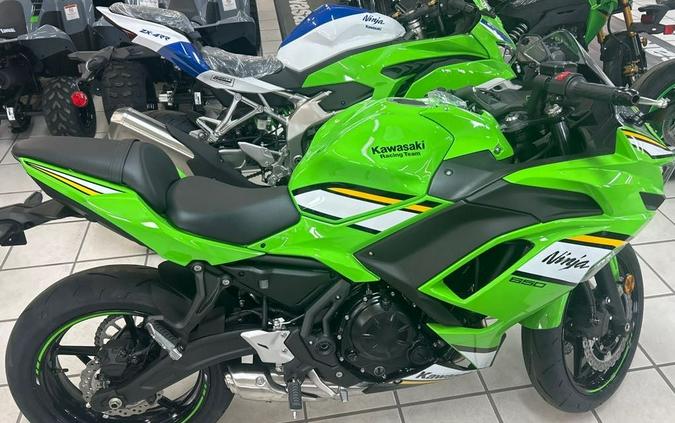 2025 Kawasaki NINJA 650 ABS LIME GREEN/EBONY/PEARL BLIZZARD WHIT