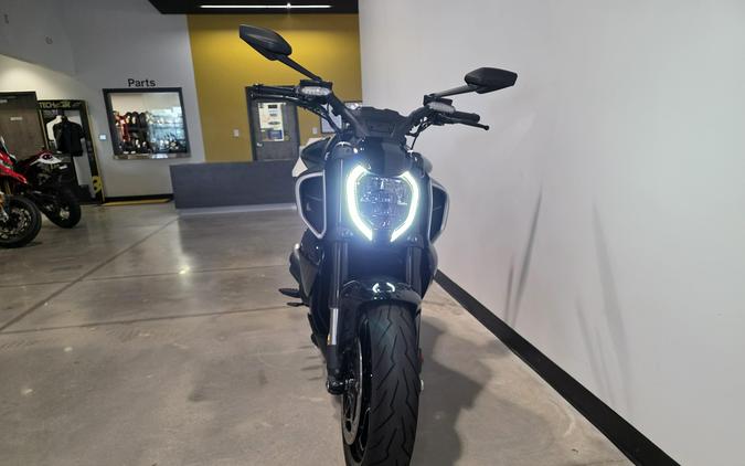 2025 Ducati Diavel V4