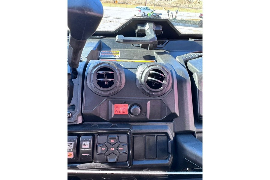 2026 Can-Am Defender PRO Limited HD10