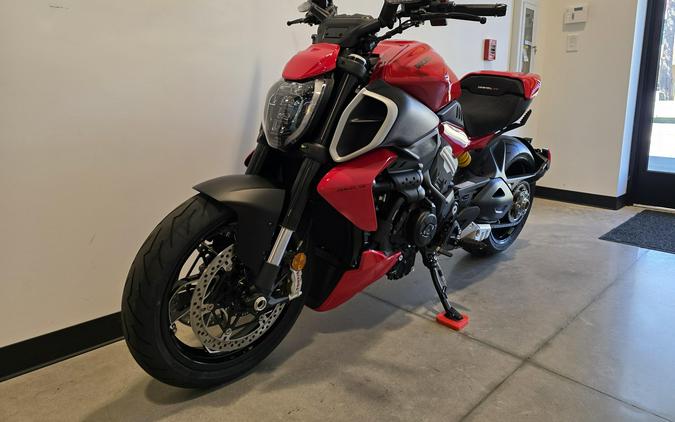 2025 Ducati Diavel V4