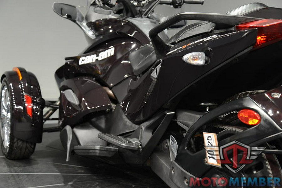 2014 Can-Am® Spyder® ST Limited SE5