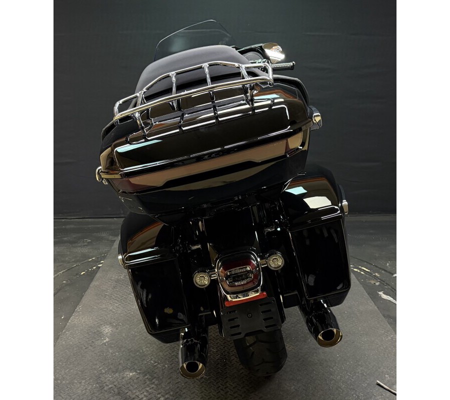 Harley-Davidson® Street Glide® 2026 FLHX VIVID BLACK