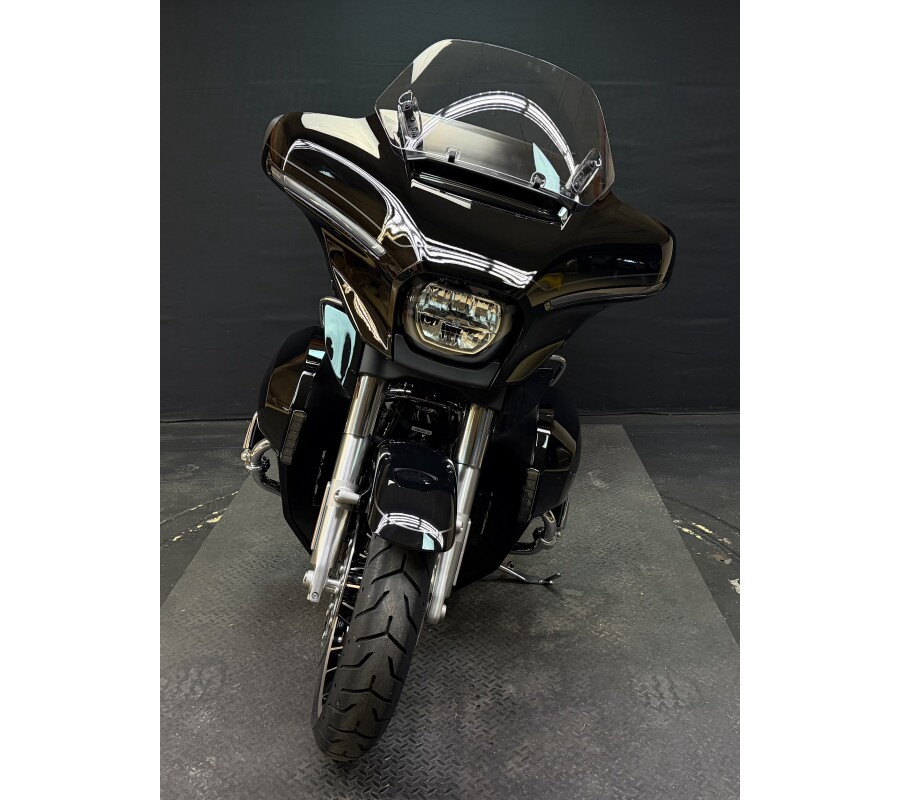 Harley-Davidson® Street Glide® 2026 FLHX VIVID BLACK