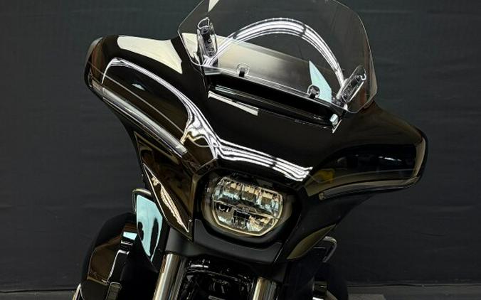 Harley-Davidson® Street Glide® 2026 FLHX VIVID BLACK