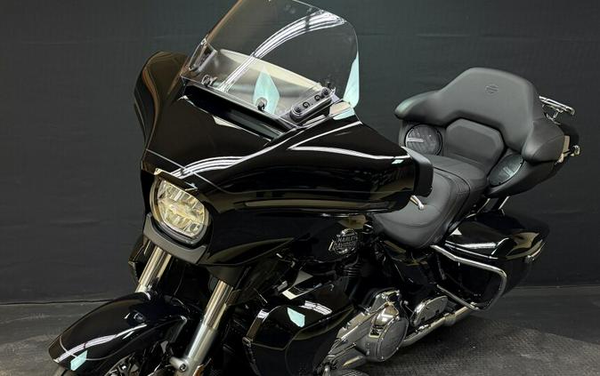 Harley-Davidson® Street Glide® 2026 FLHX VIVID BLACK