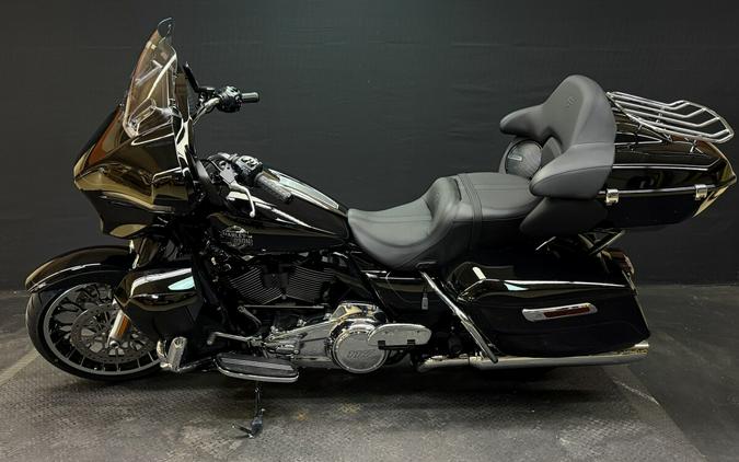 Harley-Davidson® Street Glide® 2026 FLHX VIVID BLACK