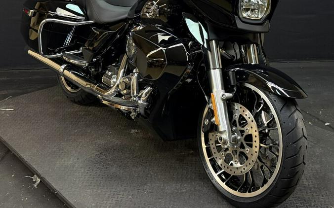Harley-Davidson® Street Glide® 2026 FLHX VIVID BLACK