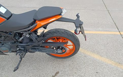 2023 KTM Duke 200