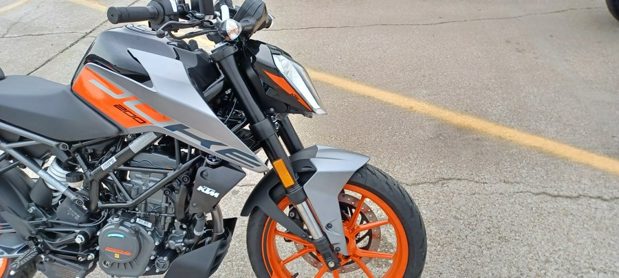 2023 KTM Duke 200