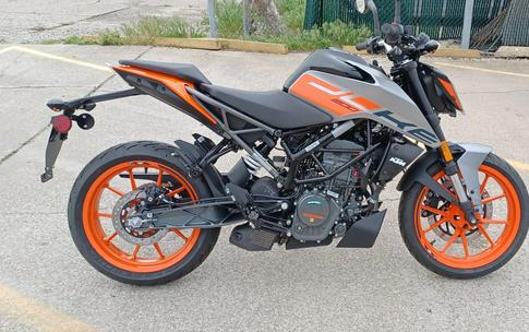 2023 KTM Duke 200