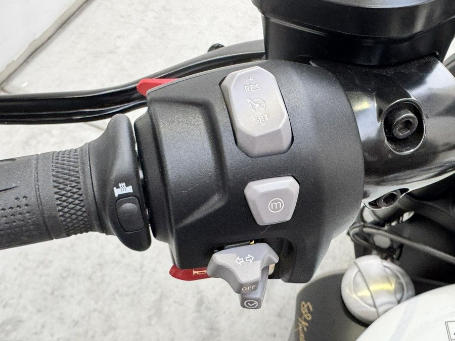 2025 Triumph Rocket 3 GT Evel Knievel Edition Chrome/Pure White