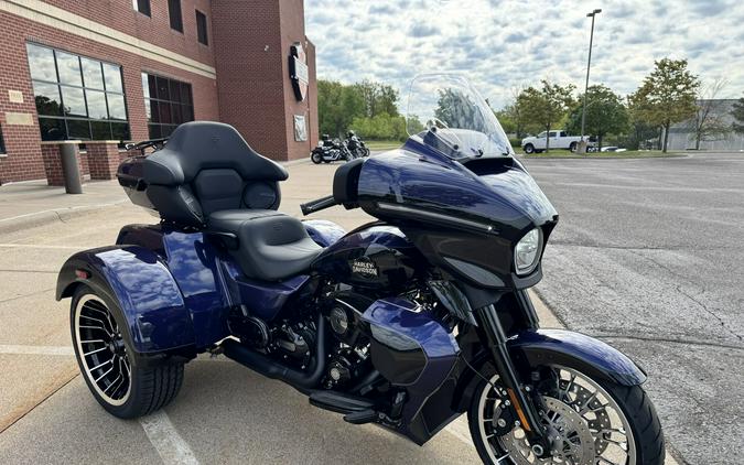 2026 Harley-Davidson Street Glide 3 Limited Purple Abyss / Vivid Black Black Trim