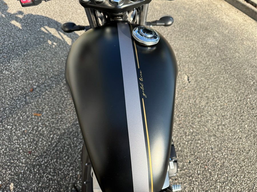 2022 Triumph Street Twin Gold Line