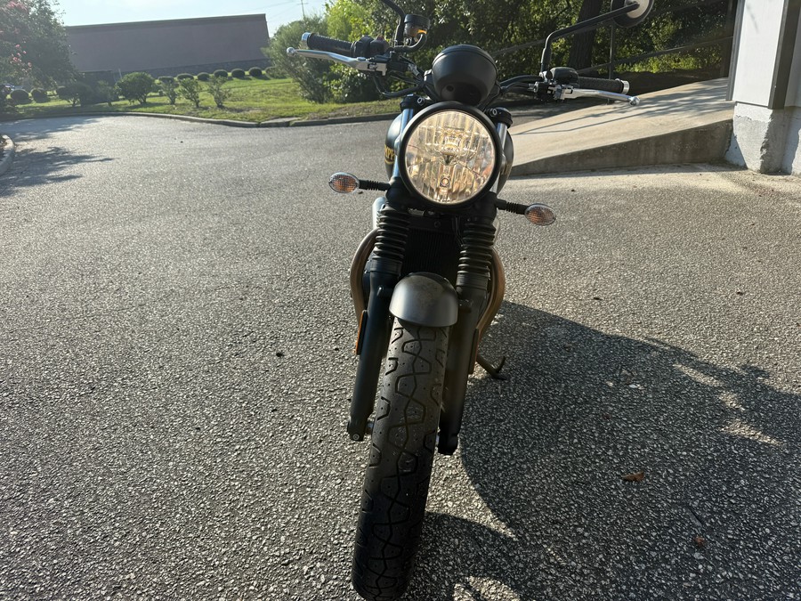2022 Triumph Street Twin Gold Line