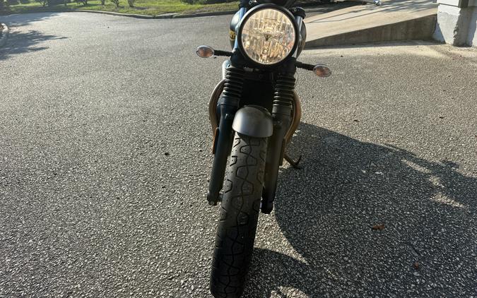 2022 Triumph Street Twin Gold Line