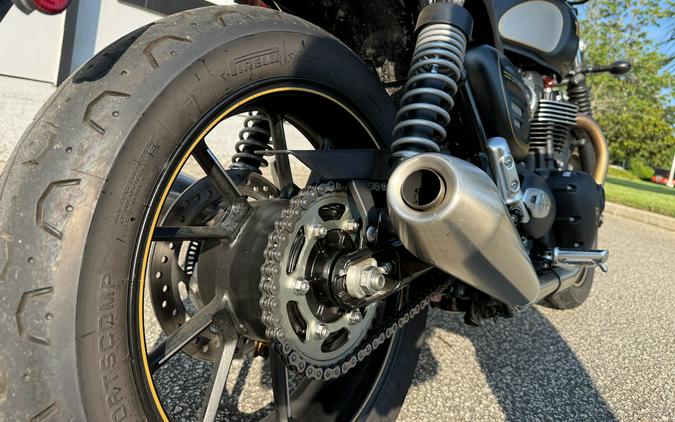 2022 Triumph Street Twin Gold Line