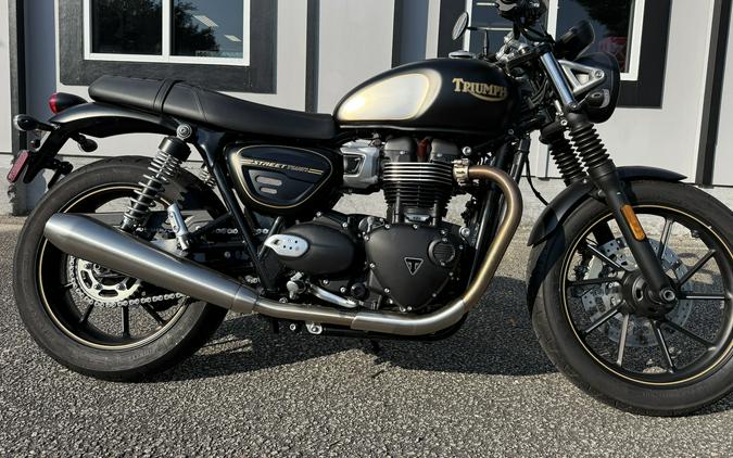 2022 Triumph Street Twin Gold Line