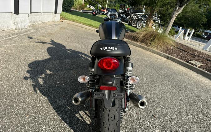 2022 Triumph Street Twin Gold Line