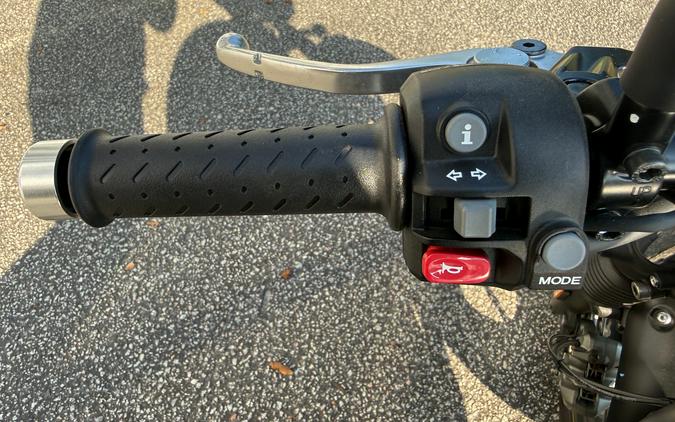 2022 Triumph Street Twin Gold Line
