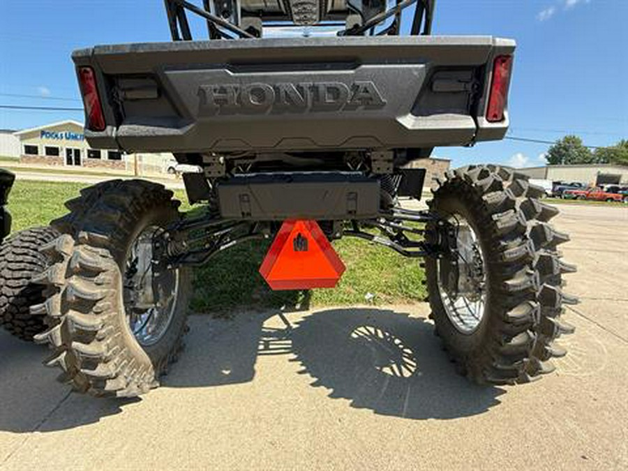 2025 Honda Pioneer 1000-6 Deluxe Crew