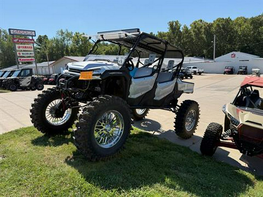 2025 Honda Pioneer 1000-6 Deluxe Crew