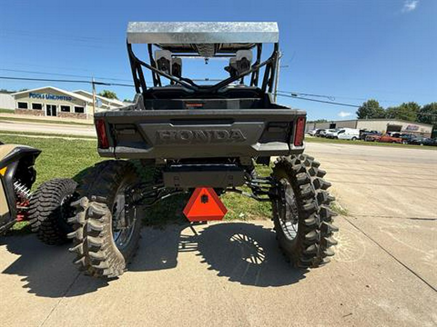 2025 Honda Pioneer 1000-6 Deluxe Crew